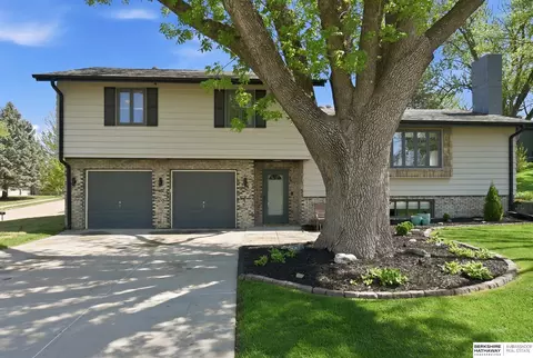 6405 Ponderosa Dr, Omaha, NE 68137