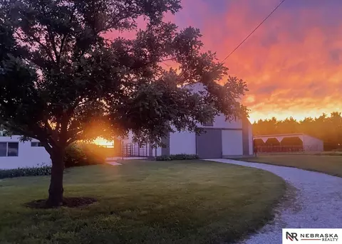 10277 SW 29 Rd, Pickrell, NE 68422