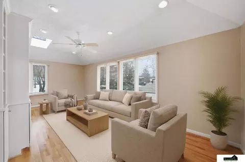 6707 Flint Ridge Rd, Lincoln, NE 68506