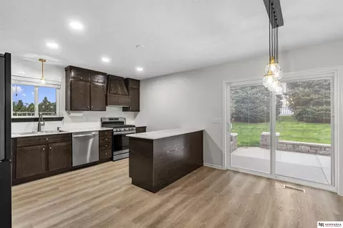 1711 N 206th St, Elkhorn, NE 68022