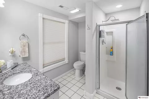 Bath - 1403 Bluff St, Bellevue, NE 68005 photo 2 of 8