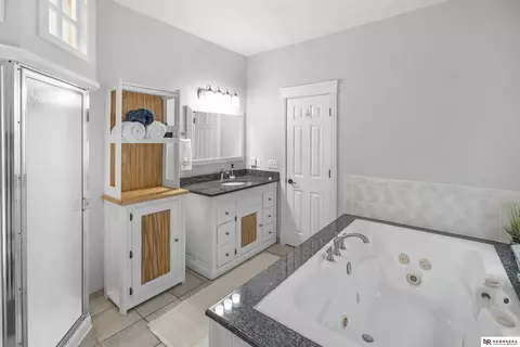 Bath - 1403 Bluff St, Bellevue, NE 68005 photo 3 of 8