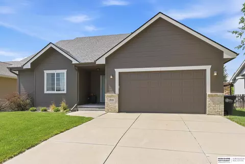 19106 Ohio St, Omaha, NE 68022