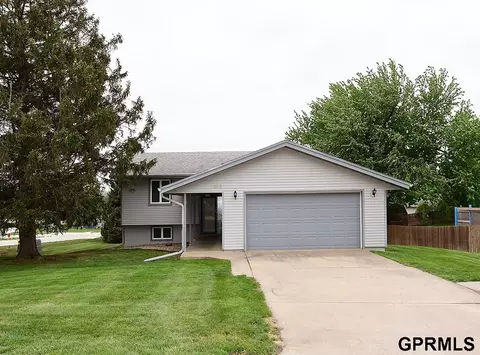 603 8th St, Milford, NE 68405