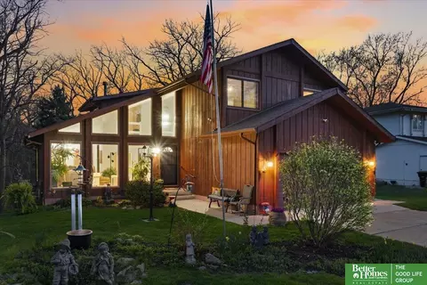 16247 Wood Dr, Omaha, NE 68130