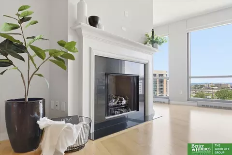 200 S 31st Ave #4602, Omaha, NE 68131
