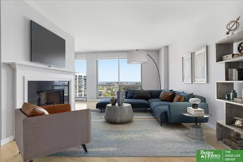 200 S 31st Ave #4602, Omaha, NE 68131