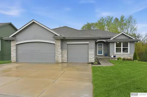 2725 N 189 St, Elkhorn, NE 68022