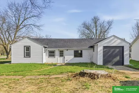 922 P St, Tekamah, NE 68061