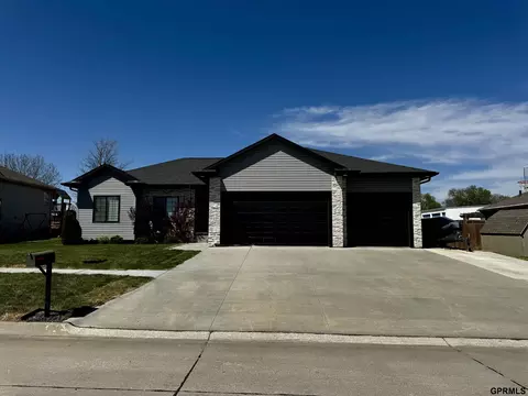 914 6th St, Milford, NE 68405