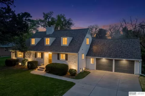 1116 Loveland Dr, Omaha, NE 68124