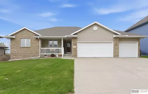 125 S 202nd St, Elkhorn, NE 68022