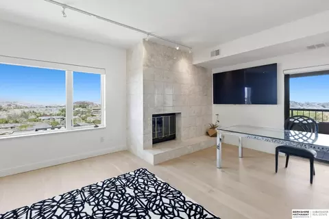 770 N 93rd St #6B8, Omaha, NE 68114