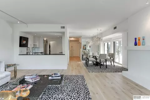 770 N 93rd St #4D5, Omaha, NE 68114