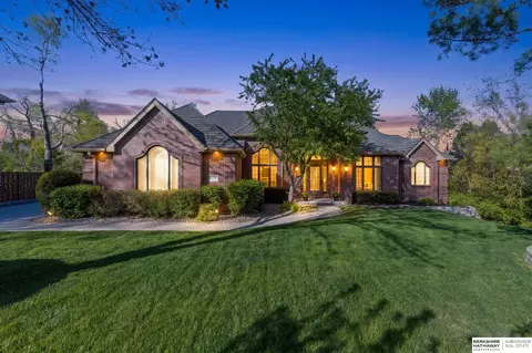 17108 R Cir, Omaha, NE 68135