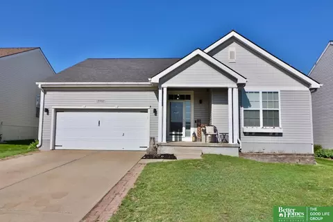 7752 N 107 St, Omaha, NE 68122