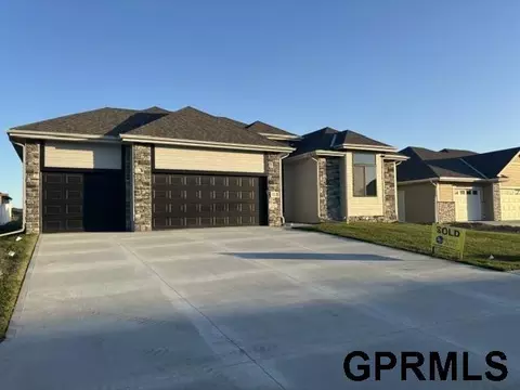 19813 Cinnamon St, Omaha, NE 68135