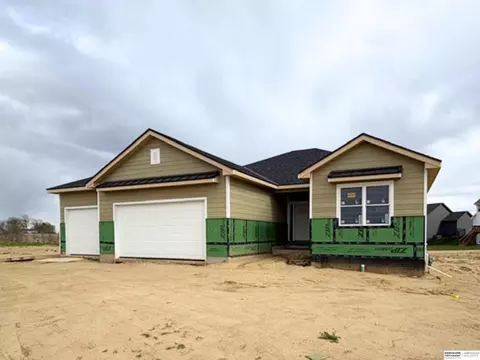 6201 N 207th St, Elkhorn, NE 68022
