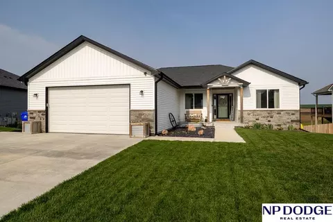 120 Hunter St, Ceresco, NE 68017