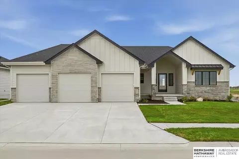 5920 N 198th St, Elkhorn, NE 68022