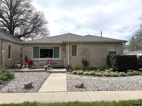 935 H St, Geneva, NE 68361
