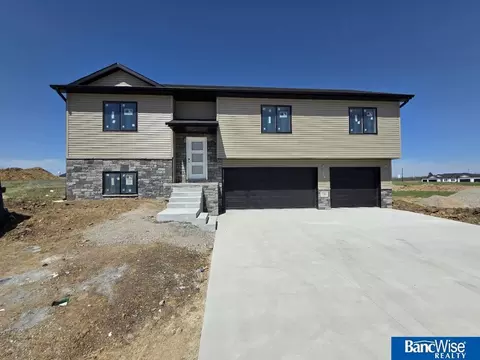 210 W Winona Ave, Lincoln, NE 68523