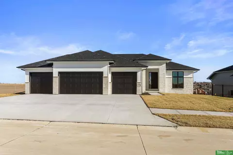 10703 S 220th St, Gretna, NE 68028