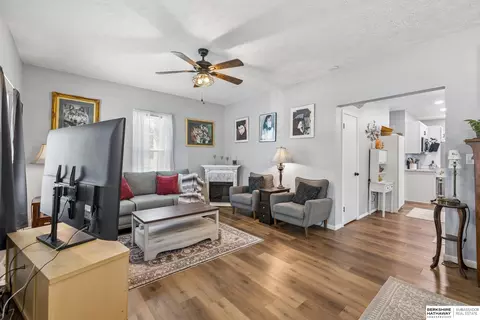 Living - 800 Grant St, Beatrice, NE 68310 photo 2 of 2