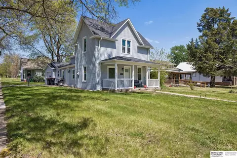 Exterior - 800 Grant St, Beatrice, NE 68310 photo 3 of 3