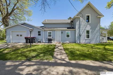 Exterior - 800 Grant St, Beatrice, NE 68310 photo 2 of 3
