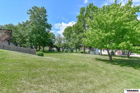 Exterior - 1703 S 2nd St, Beatrice, NE 68310 photo 3 of 12