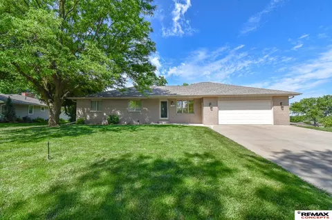 1703 S 2nd St, Beatrice, NE 68310