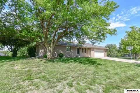 Exterior - 1703 S 2nd St, Beatrice, NE 68310 photo 1 of 12