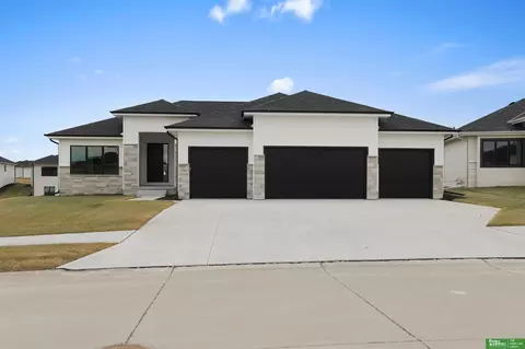 5509 N 212th Ave, Elkhorn, NE 68022