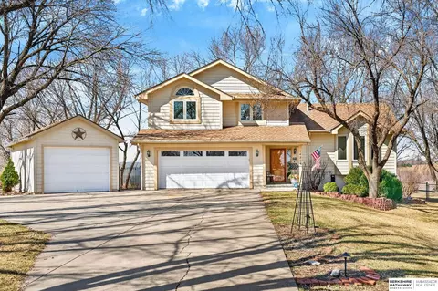 14506 Hackberry Ln, Plattsmouth, NE 68048