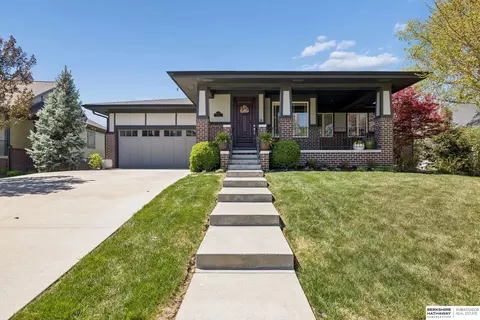 6833 Wildrye Rd, Lincoln, NE 68521