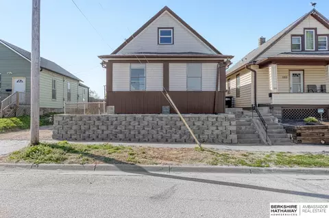 1211 Arbor St, Omaha, NE 68108