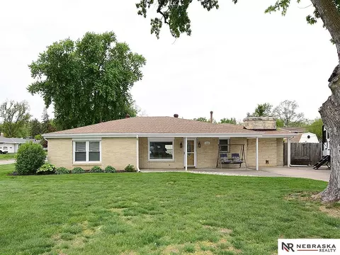 1104 N 85 St, Omaha, NE 68114