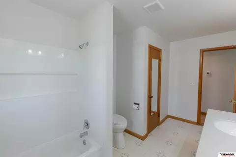 Bath - 15101 S 96th St, Roca, NE 68430 photo 5 of 6