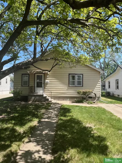 2707 Calhoun St, Bellevue, NE 68005