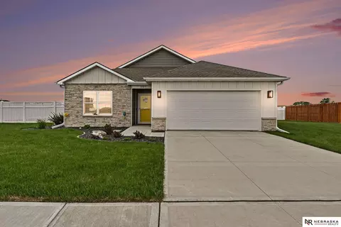 1985 N Kara Way, Fremont, NE 68025