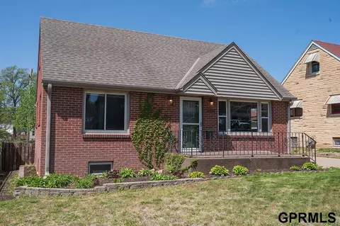 2431 S 15th St, Lincoln, NE 68502