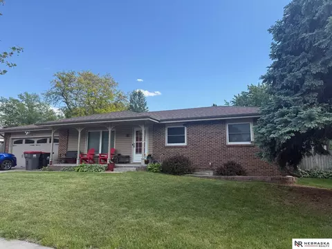 8531 Blue Sky Dr, Lincoln, NE 68505