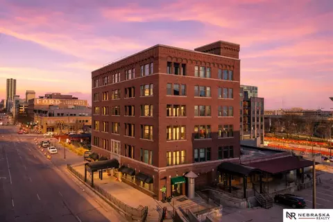 902 Dodge St #203, Omaha, NE 68102