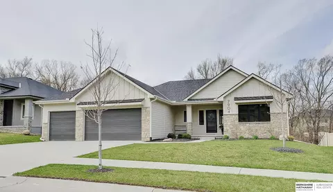 7904 N 166th St, Bennington, NE 68007