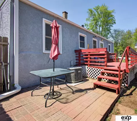 Exterior - 2001 Jackson St, Bellevue, NE 68005 photo 4 of 5