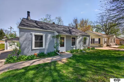 Exterior - 2001 Jackson St, Bellevue, NE 68005 photo 1 of 5