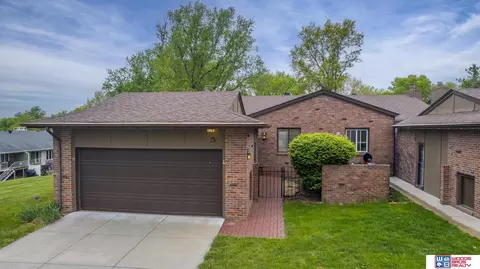 7500 South St #5, Lincoln, NE 68506