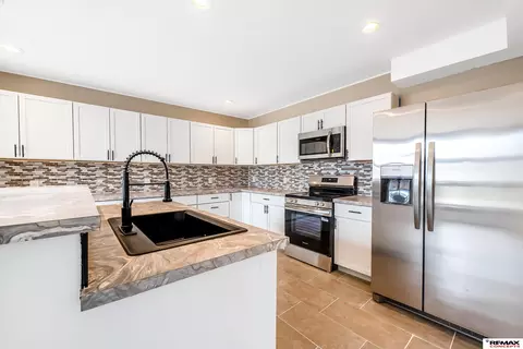 2207 Main Ave, Crete, NE 68333