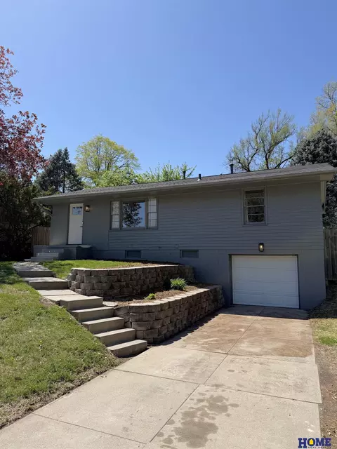 3915 S 20th St, Lincoln, NE 68502